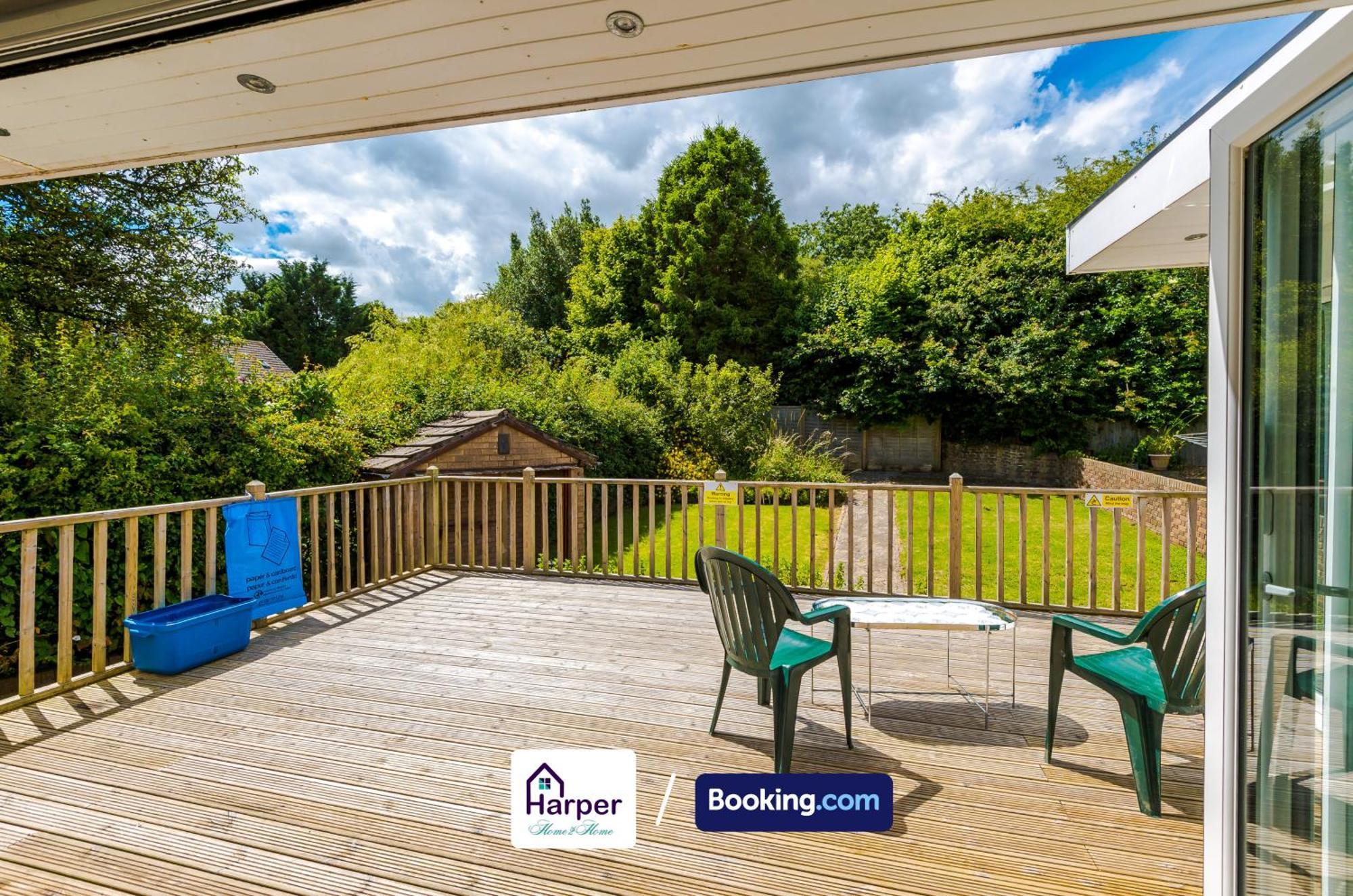Spacious Detached Bungalow By Harperletting Short Lets & Serviced Accommodation Buckely With Pool Table & Driveway Buckley Exteriér fotografie