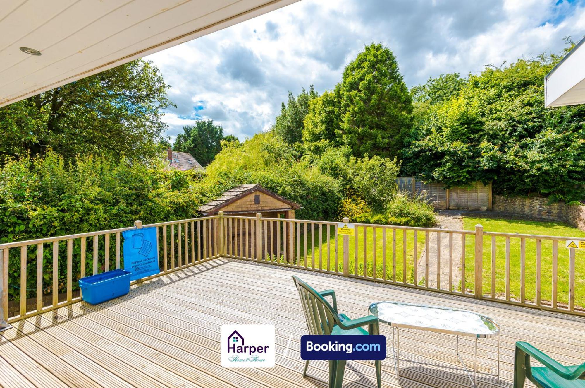 Spacious Detached Bungalow By Harperletting Short Lets & Serviced Accommodation Buckely With Pool Table & Driveway Buckley Exteriér fotografie