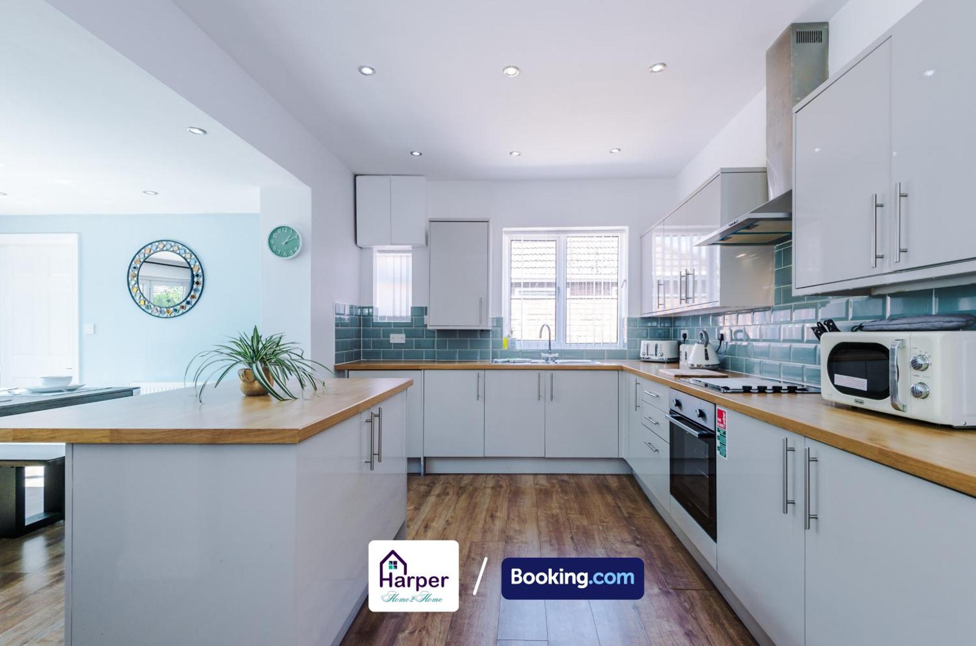 Spacious Detached Bungalow By Harperletting Short Lets & Serviced Accommodation Buckely With Pool Table & Driveway Buckley Exteriér fotografie